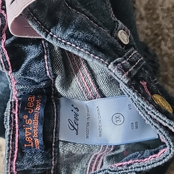 4 for $28 - Levi's Girls 3T Blue Boot Cut Adjustable Jeans - Picture 4 of 4